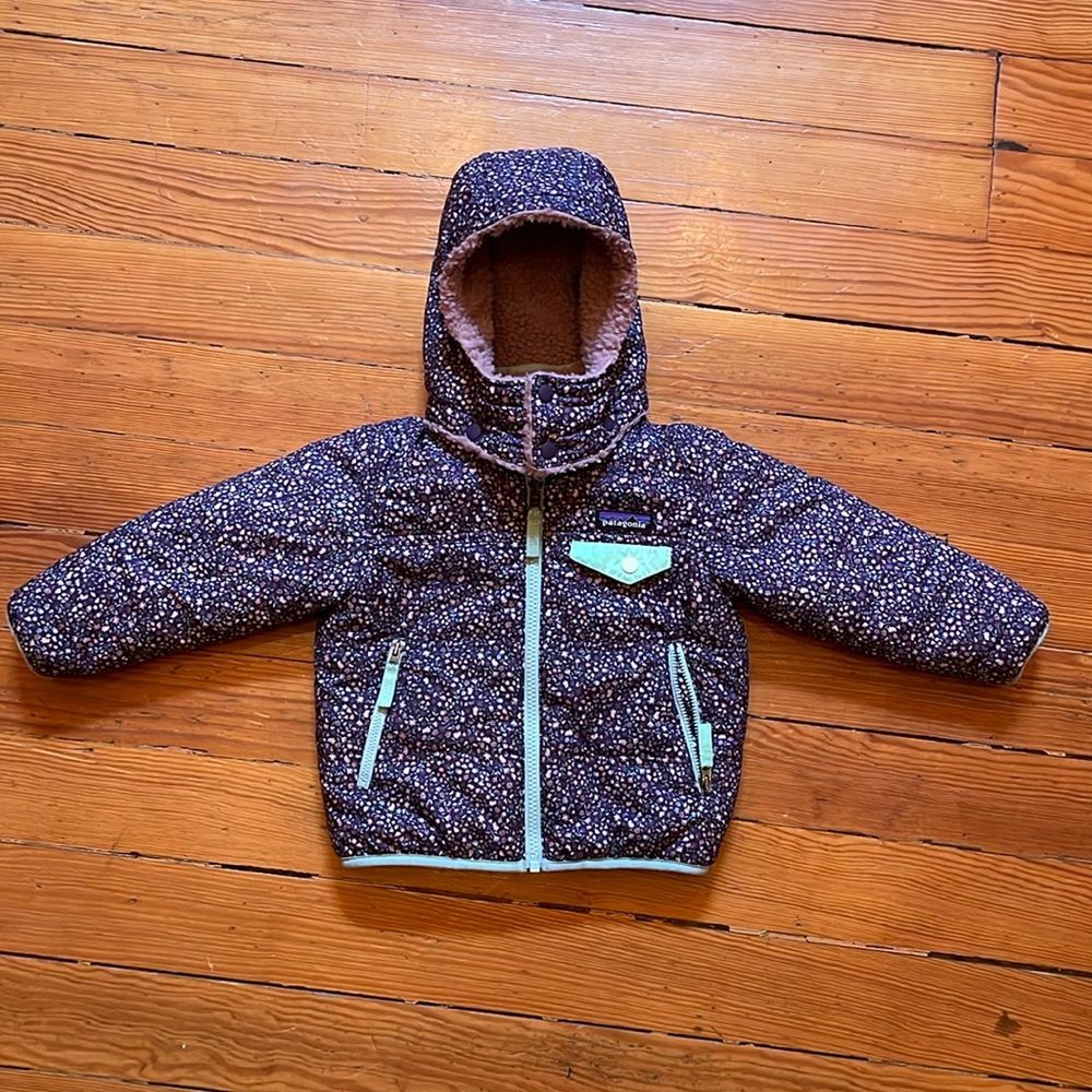 Patagonia reversible Tribbles hoody light purple and purple flowers - 2T